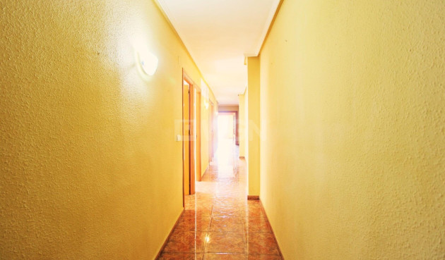 Resale - Apartment / flat - Torrevieja