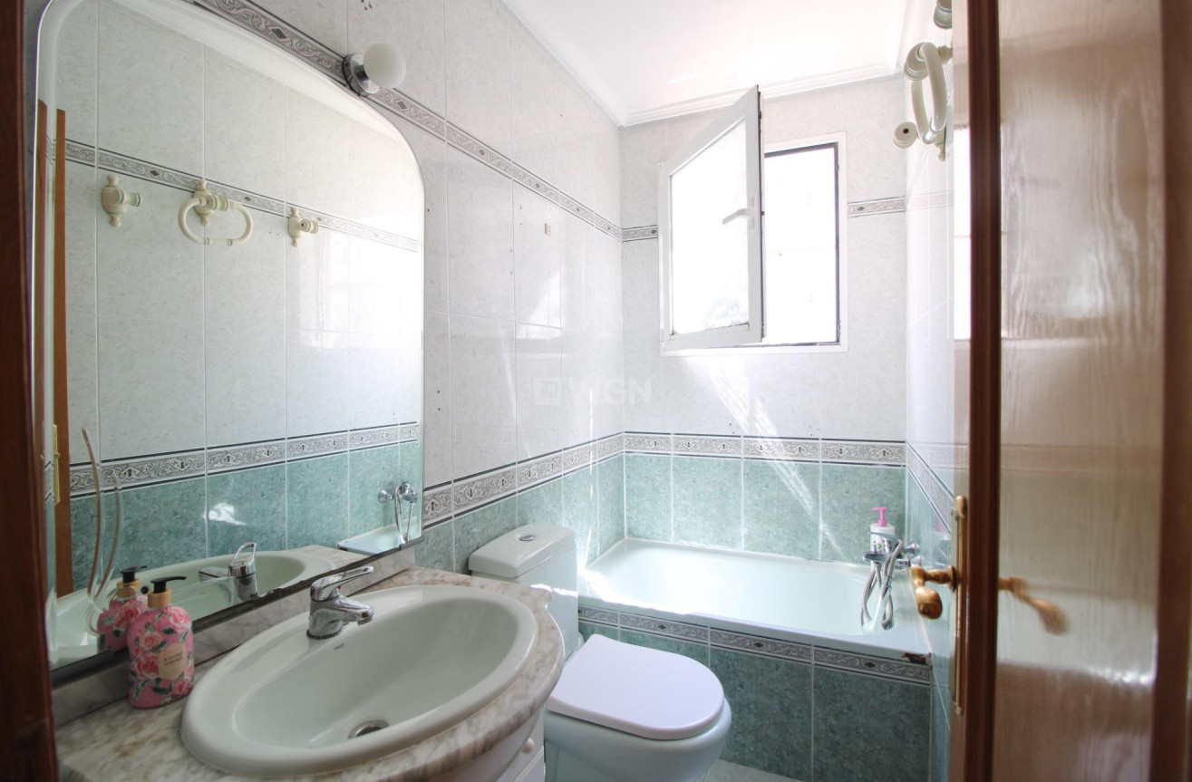 Resale - Apartment / flat - Torrevieja