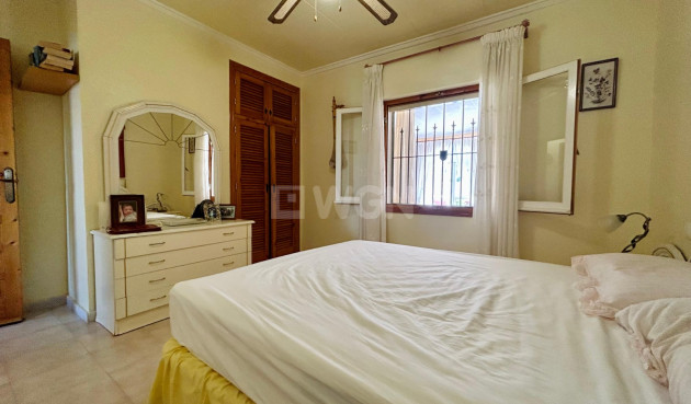 Wiederverkauf - Villa - El Chaparral - Inland