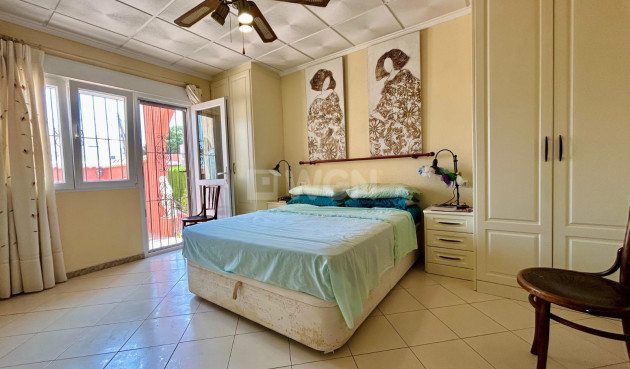 Wiederverkauf - Villa - El Chaparral - Inland