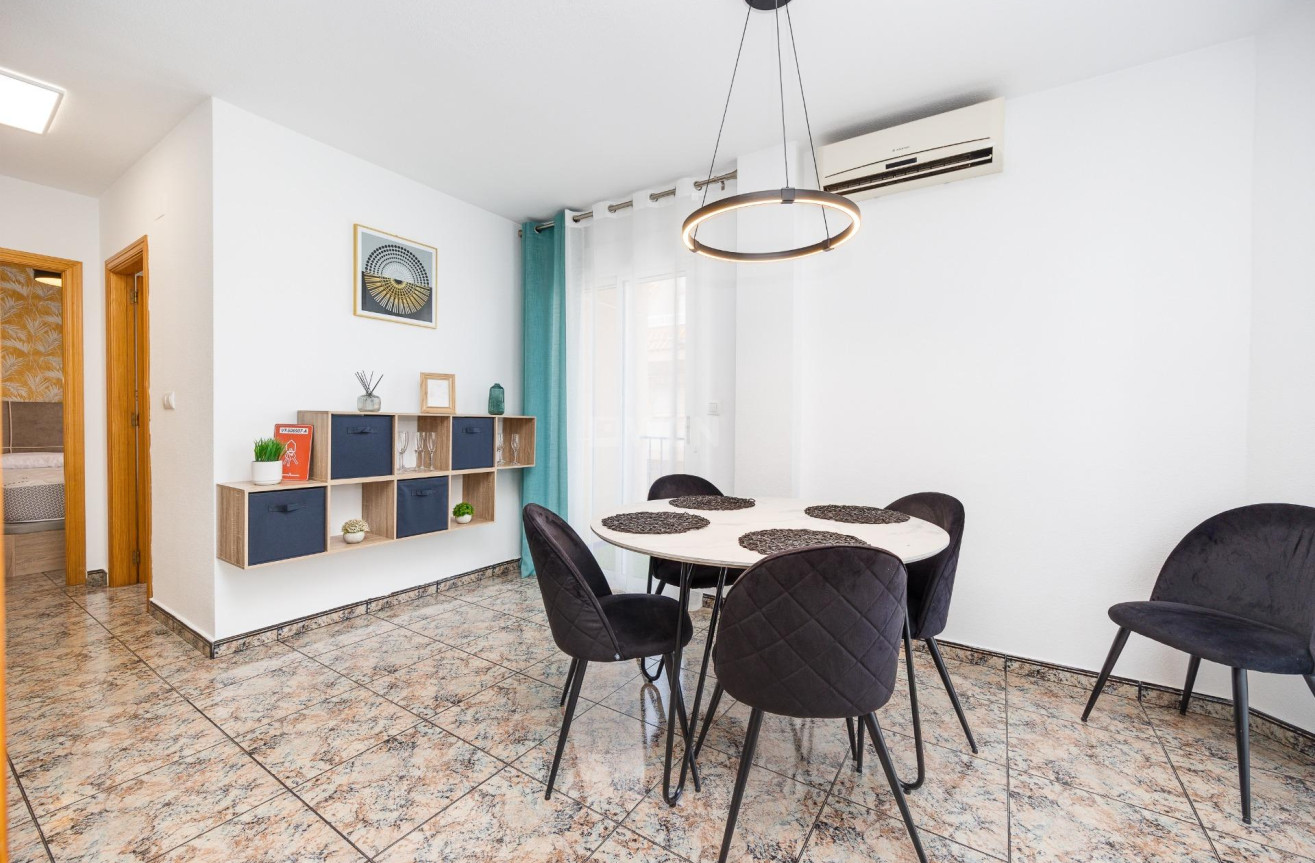 Reventa - Apartamento / piso - Torrevieja - Playa De Los Naufragos