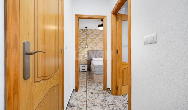 Reventa - Apartamento / piso - Torrevieja - Playa De Los Naufragos