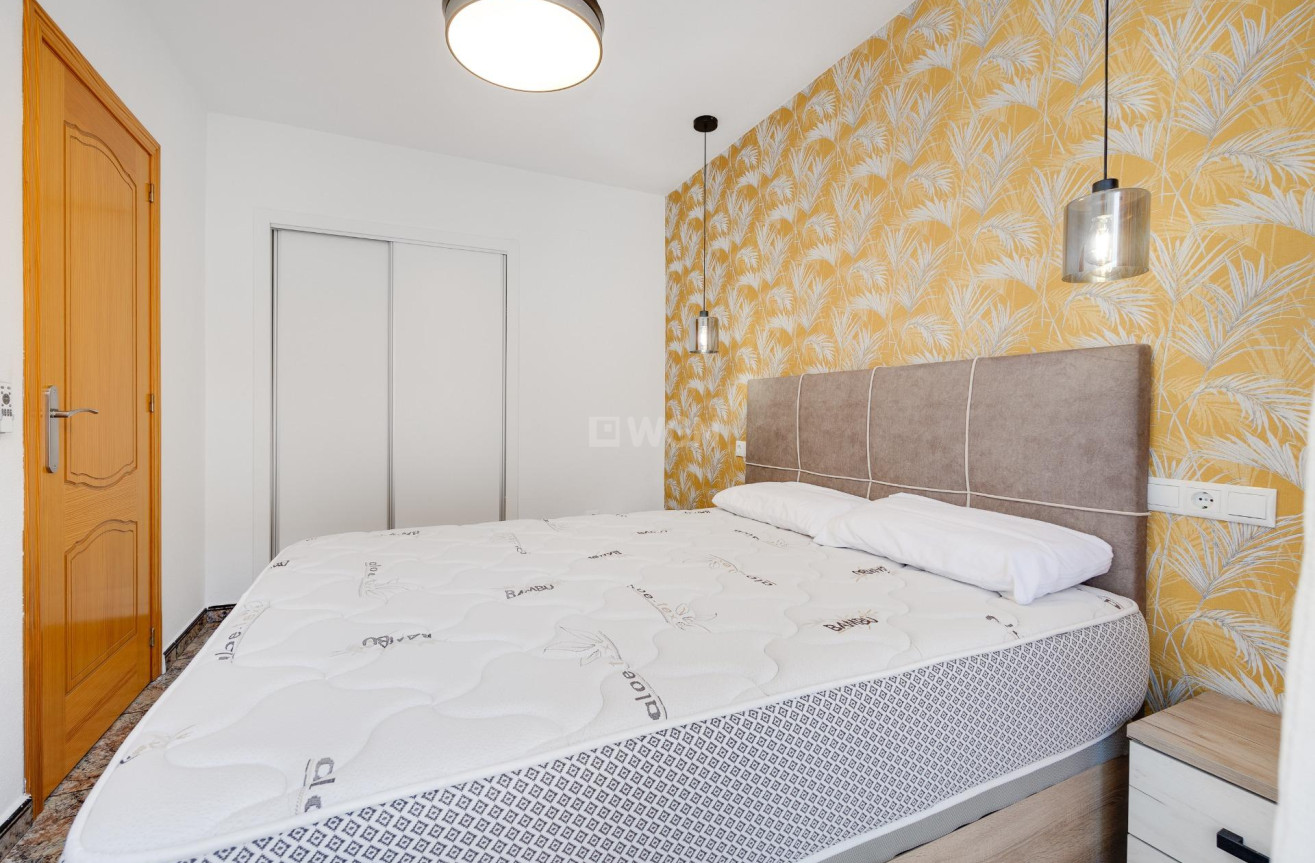 Reventa - Apartamento / piso - Torrevieja - Playa De Los Naufragos