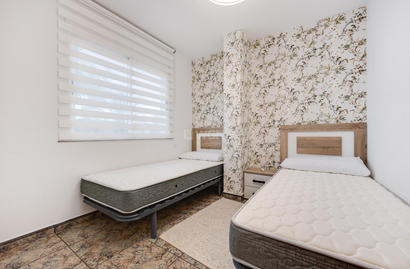 Reventa - Apartamento / piso - Torrevieja - Playa De Los Naufragos