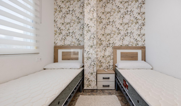 Reventa - Apartamento / piso - Torrevieja - Playa De Los Naufragos