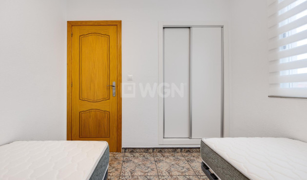 Reventa - Apartamento / piso - Torrevieja - Playa De Los Naufragos