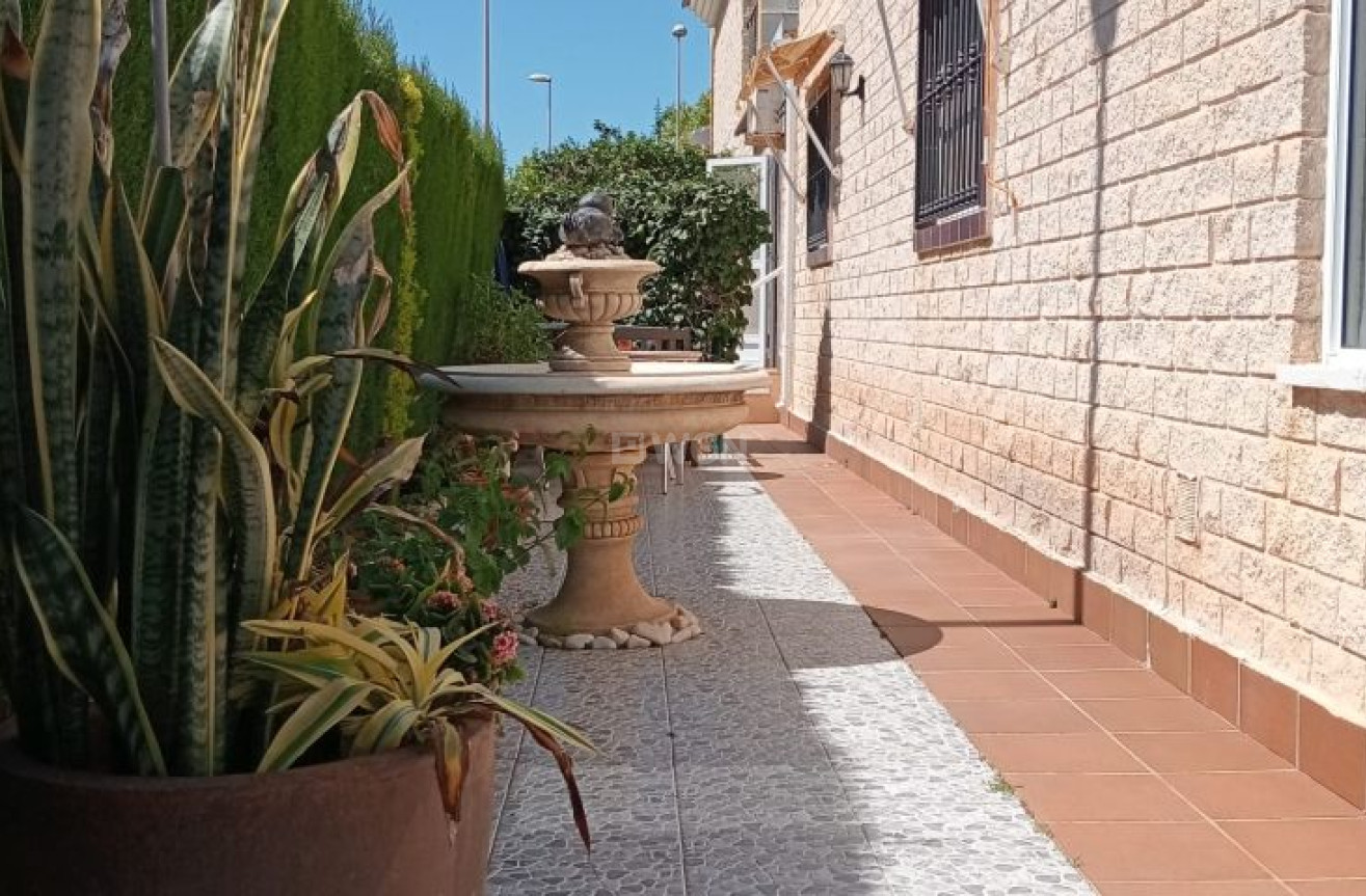 Resale - Villa - Pilar de la Horadada - Costa Blanca