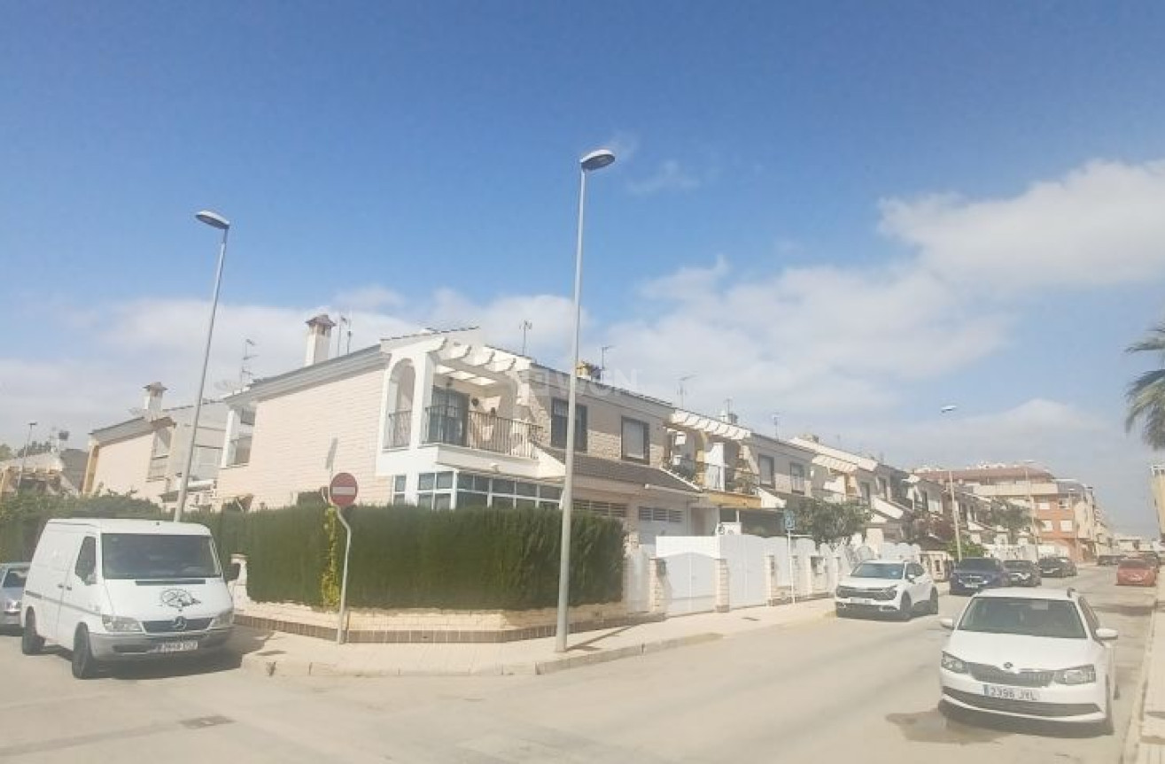 Resale - Villa - Pilar de la Horadada - Costa Blanca