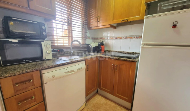 Odsprzedaż - Mieszkanie w bloku - Torrevieja - Nueva Torrevieja