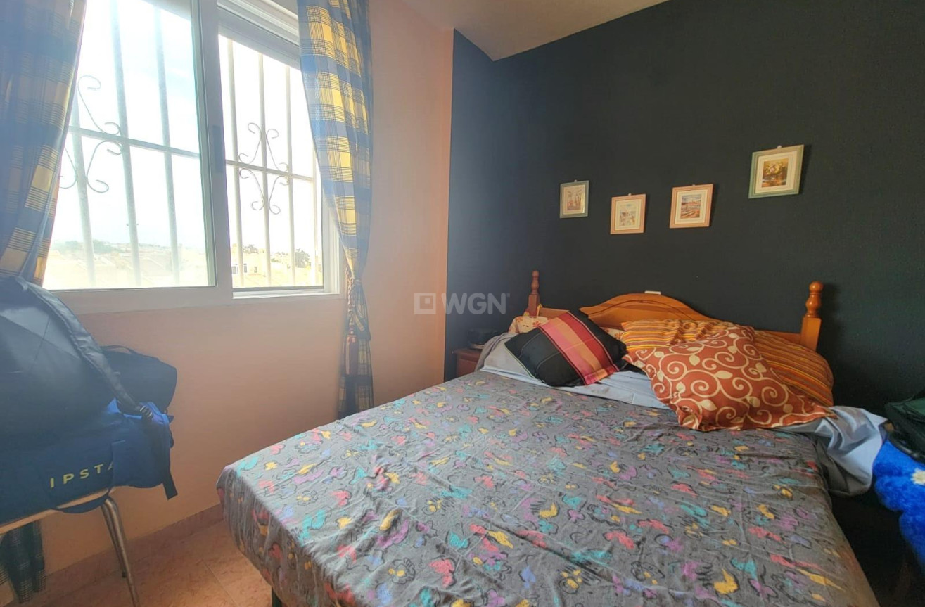 Odsprzedaż - Mieszkanie w bloku - Torrevieja - Nueva Torrevieja