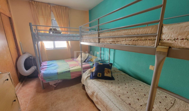 Odsprzedaż - Mieszkanie w bloku - Torrevieja - Nueva Torrevieja