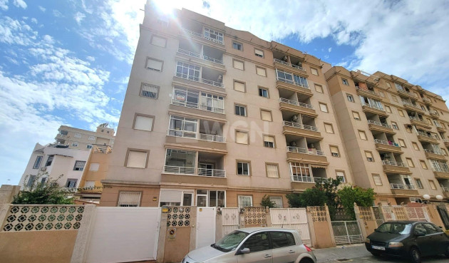 Odsprzedaż - Mieszkanie w bloku - Torrevieja - Nueva Torrevieja