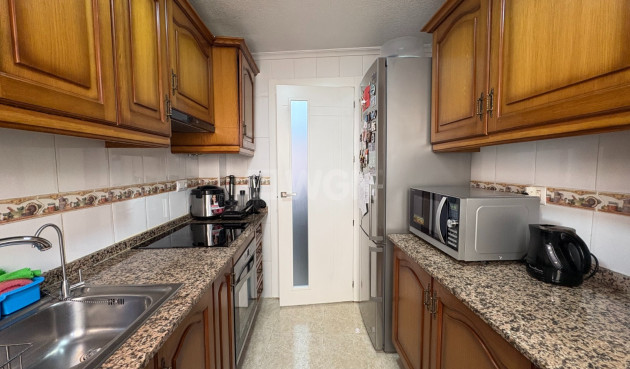 Odsprzedaż - Mieszkanie w bloku - Torrevieja - Costa Blanca