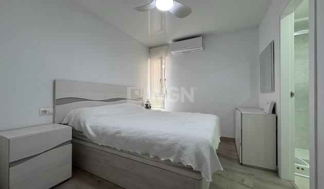 Odsprzedaż - Mieszkanie w bloku - Torrevieja - Costa Blanca