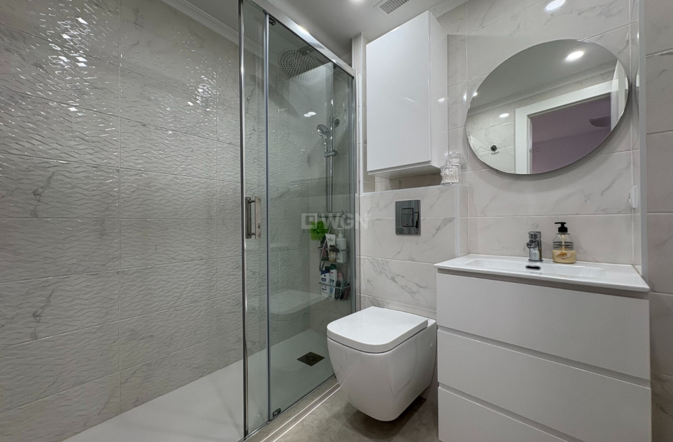 Odsprzedaż - Mieszkanie w bloku - Torrevieja - Costa Blanca