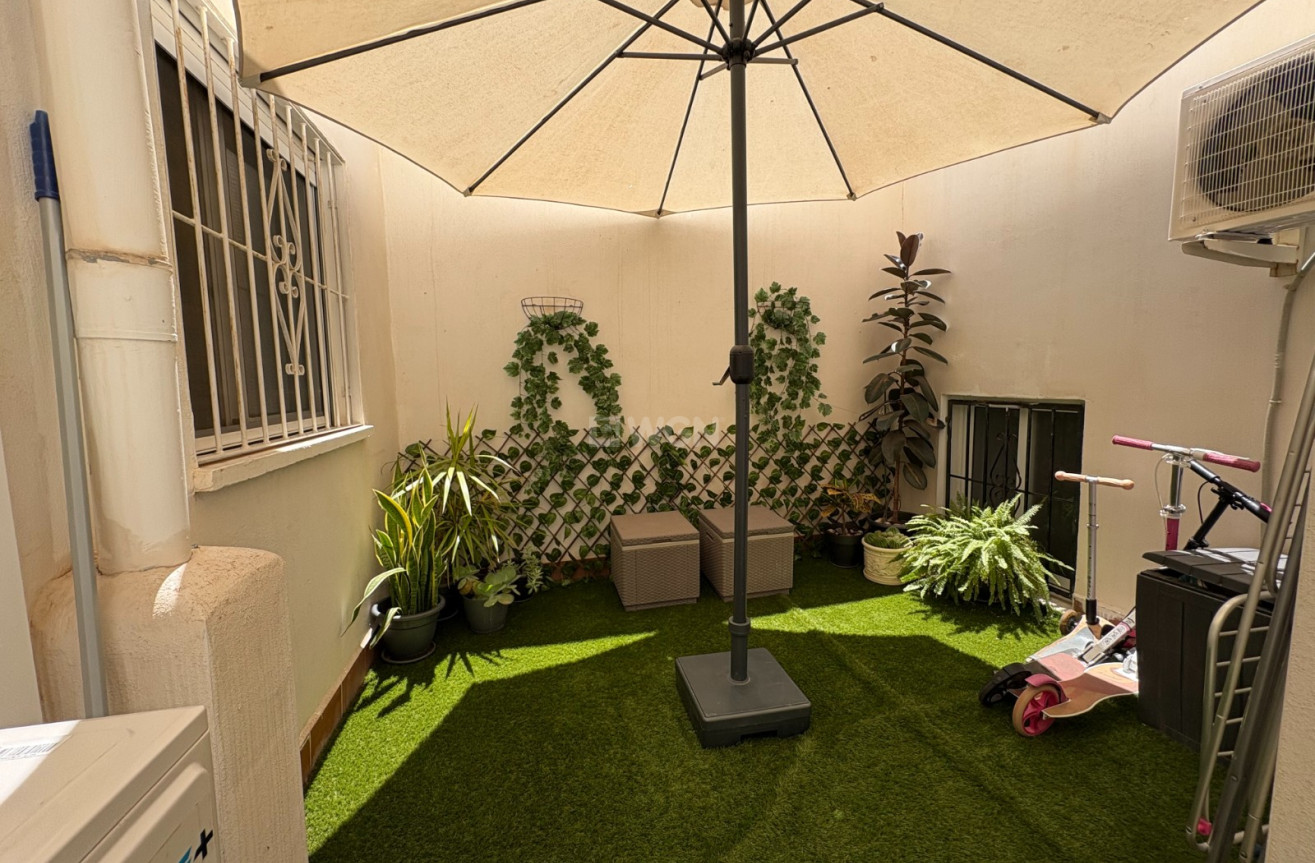 Odsprzedaż - Mieszkanie w bloku - Torrevieja - Costa Blanca