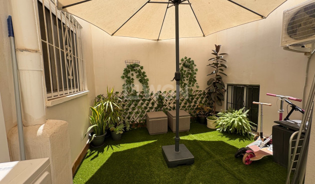 Odsprzedaż - Mieszkanie w bloku - Torrevieja - Costa Blanca