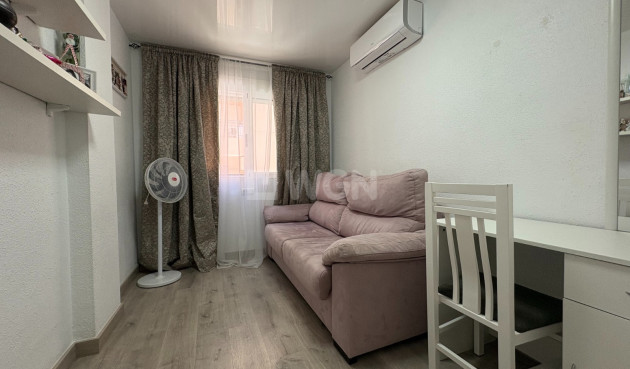 Odsprzedaż - Mieszkanie w bloku - Torrevieja - Costa Blanca