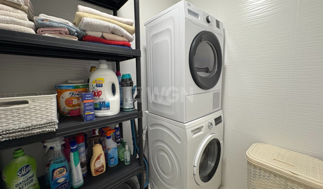 Odsprzedaż - Mieszkanie w bloku - Torrevieja - Costa Blanca