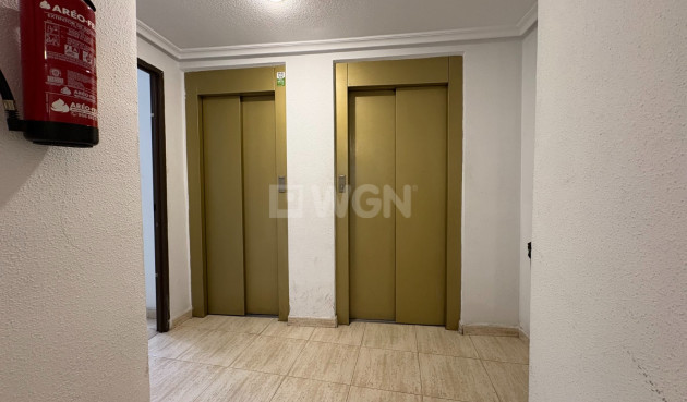 Odsprzedaż - Mieszkanie w bloku - Torrevieja - Costa Blanca
