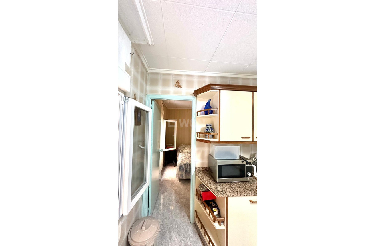 Reventa - Apartamento / piso - Torrevieja - Estacion De Autobuses