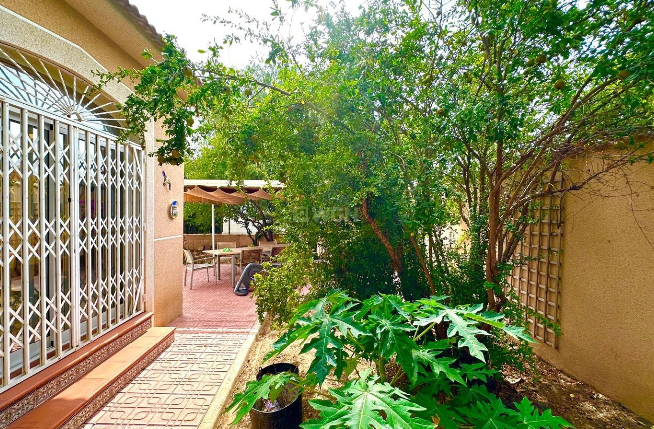 Odsprzedaż - Villa - Torrevieja - Los Balcones - Los Altos del Edén