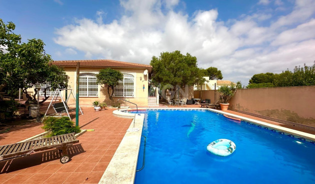 Odsprzedaż - Villa - Torrevieja - Los Balcones - Los Altos del Edén