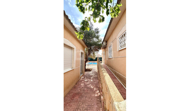 Odsprzedaż - Villa - Torrevieja - Los Balcones - Los Altos del Edén