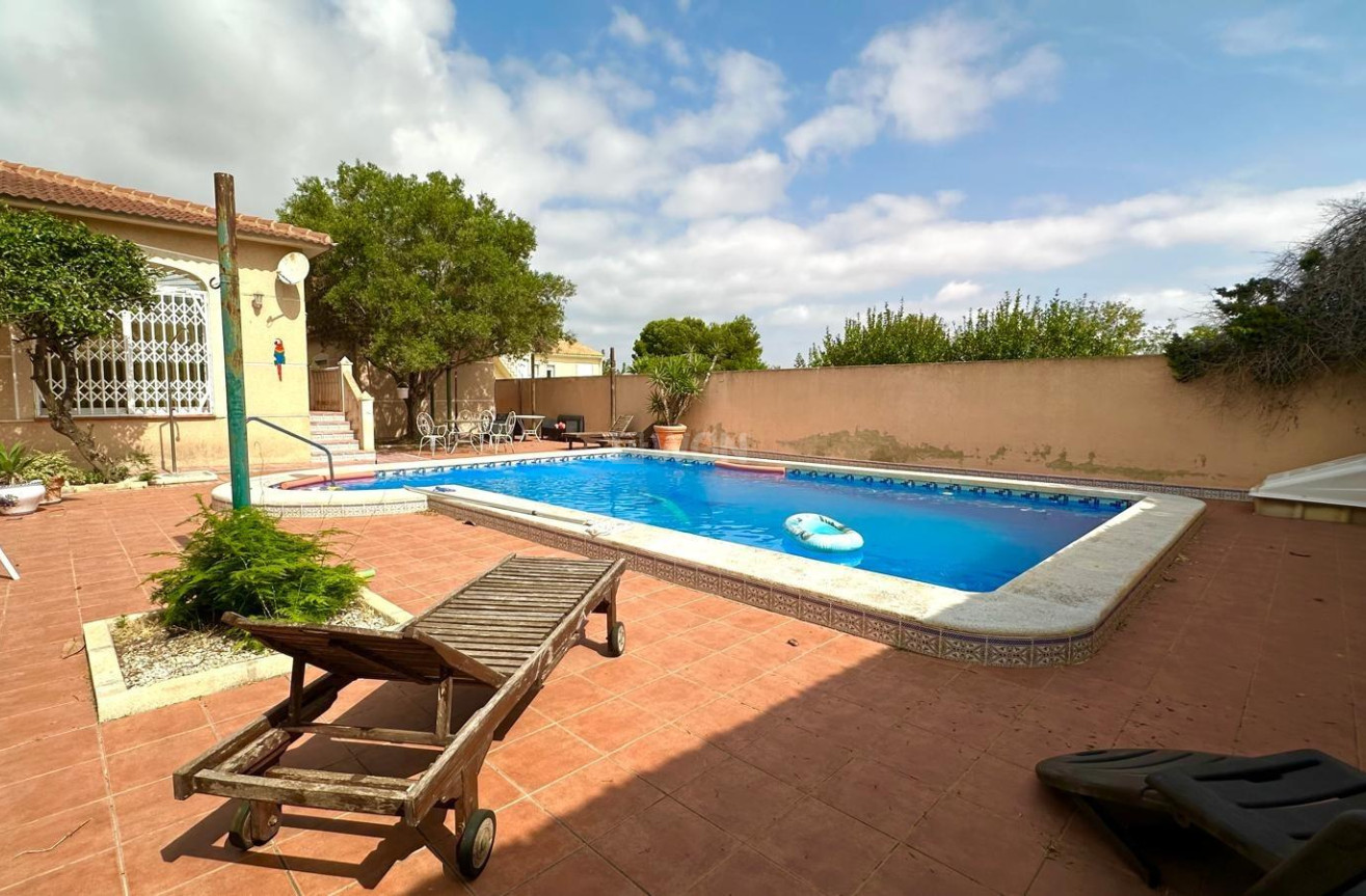 Odsprzedaż - Villa - Torrevieja - Los Balcones - Los Altos del Edén