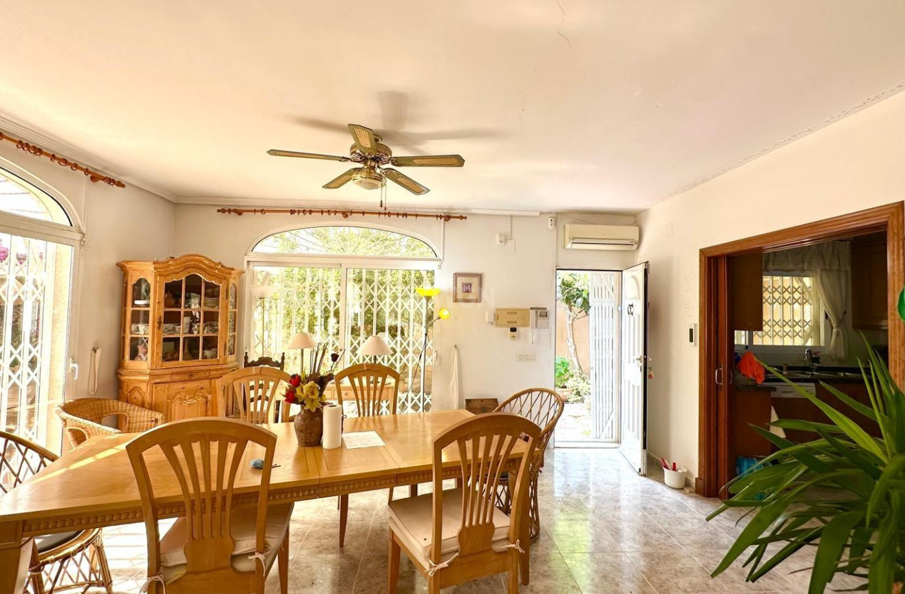 Odsprzedaż - Villa - Torrevieja - Los Balcones - Los Altos del Edén