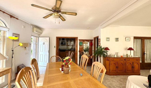 Odsprzedaż - Villa - Torrevieja - Los Balcones - Los Altos del Edén