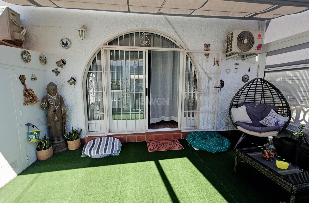 Odsprzedaż - Bungalow - Torrevieja - La Siesta - El Salado - Torreta
