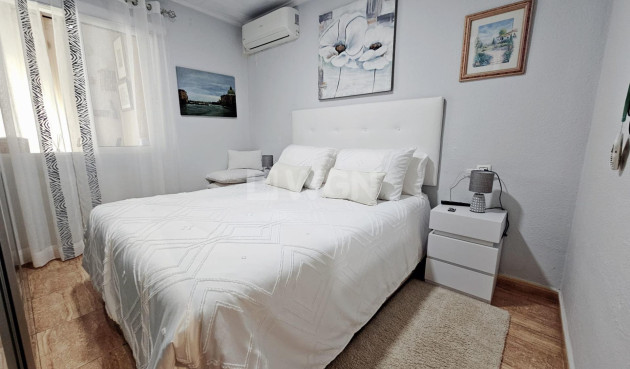 Odsprzedaż - Bungalow - Torrevieja - La Siesta - El Salado - Torreta