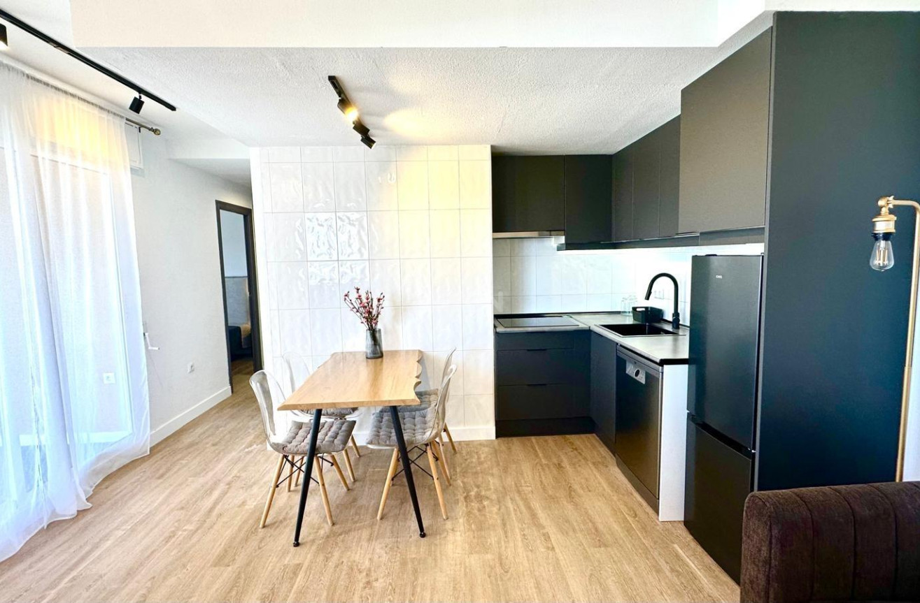 Odsprzedaż - Mieszkanie w bloku - Torrevieja - Centro