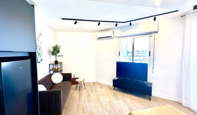 Odsprzedaż - Mieszkanie w bloku - Torrevieja - Centro