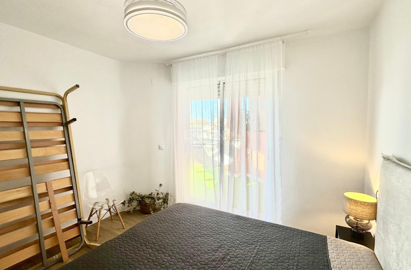 Odsprzedaż - Mieszkanie w bloku - Torrevieja - Centro