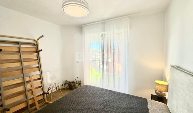 Odsprzedaż - Mieszkanie w bloku - Torrevieja - Centro