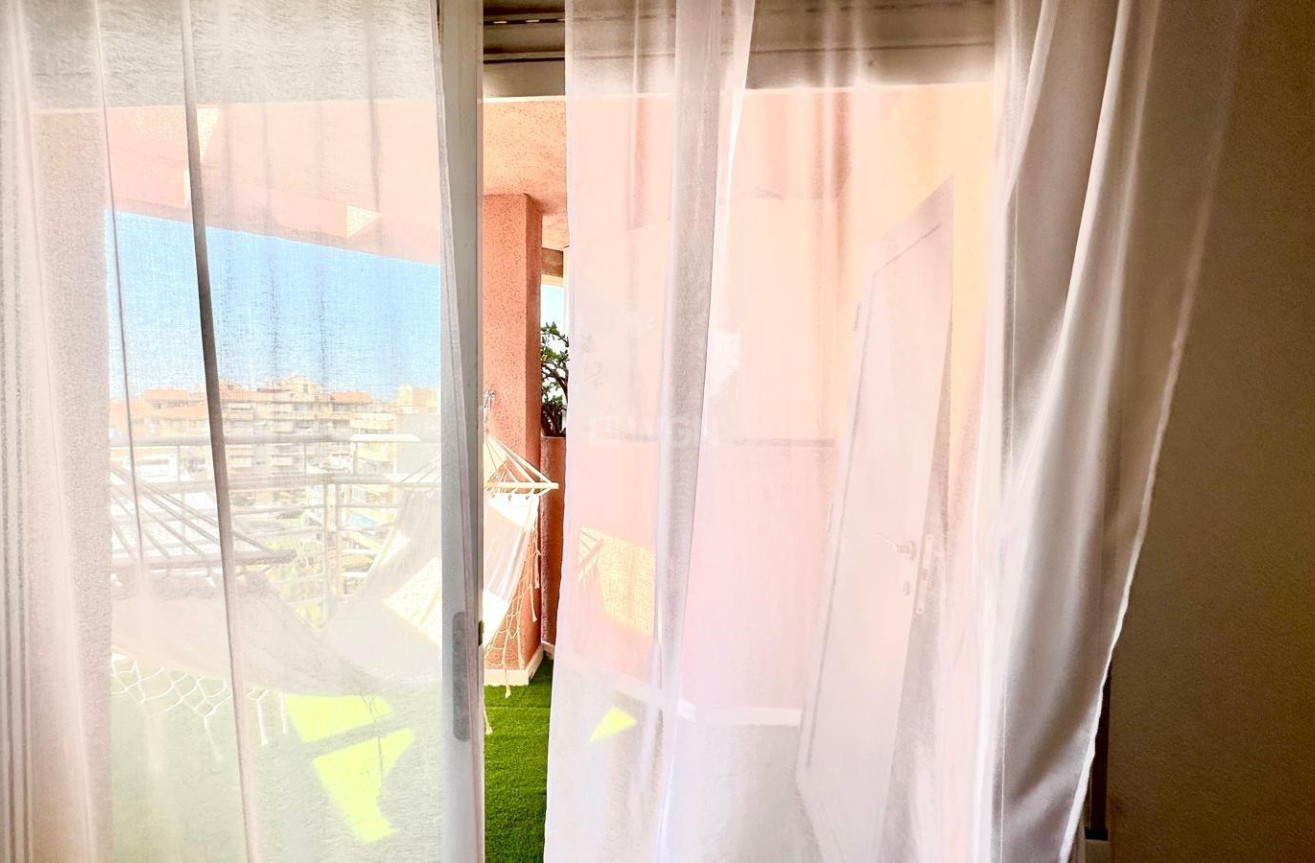 Odsprzedaż - Mieszkanie w bloku - Torrevieja - Centro