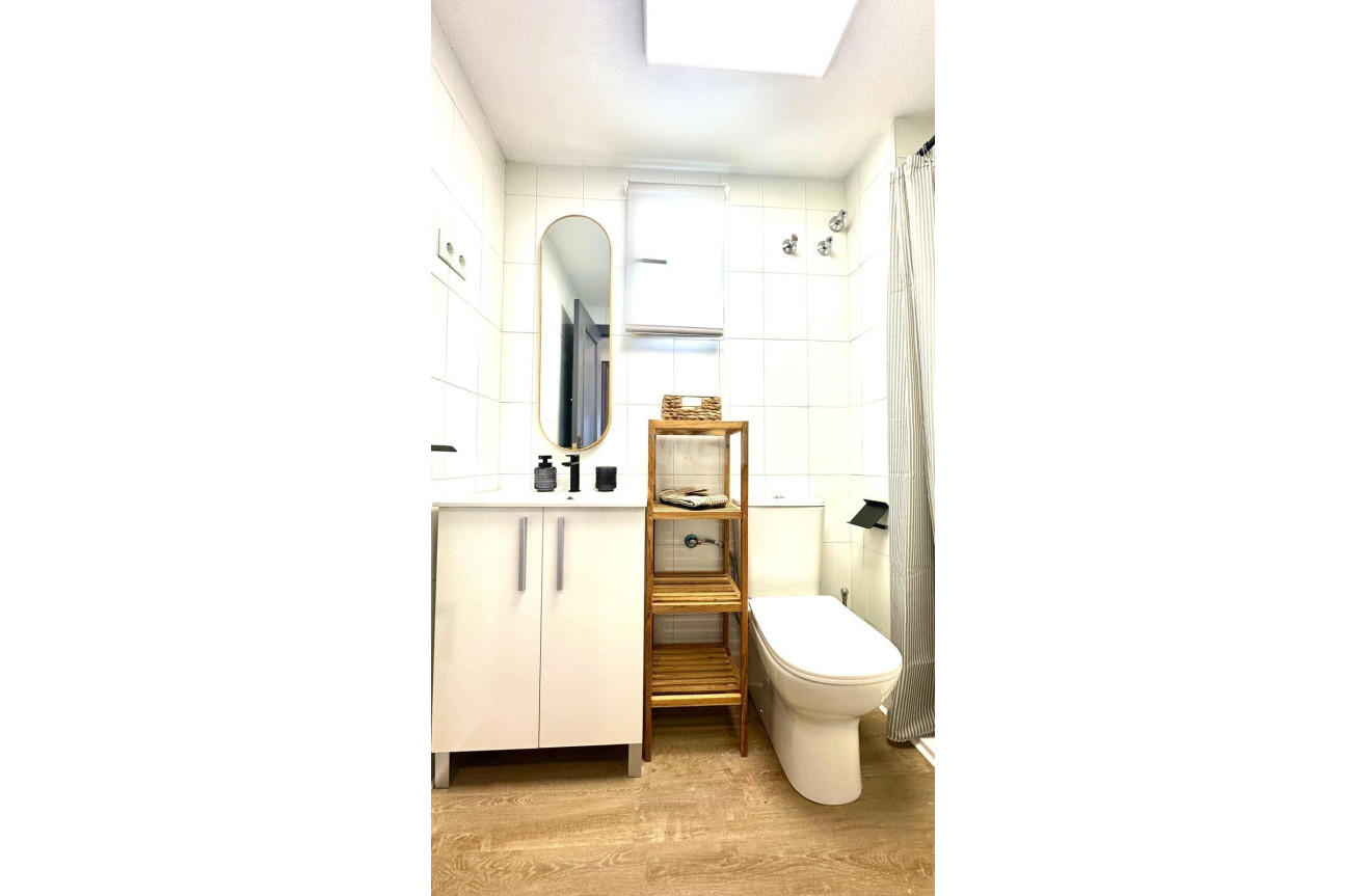 Odsprzedaż - Mieszkanie w bloku - Torrevieja - Centro