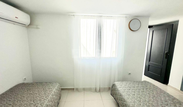 Odsprzedaż - Mieszkanie w bloku - Torrevieja - Centro