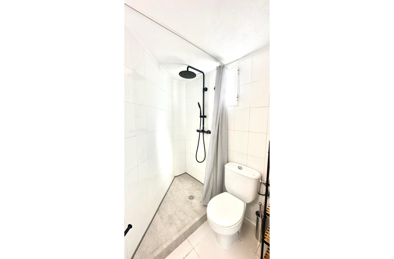 Odsprzedaż - Mieszkanie w bloku - Torrevieja - Centro