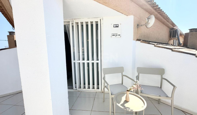 Odsprzedaż - Mieszkanie w bloku - Torrevieja - Centro