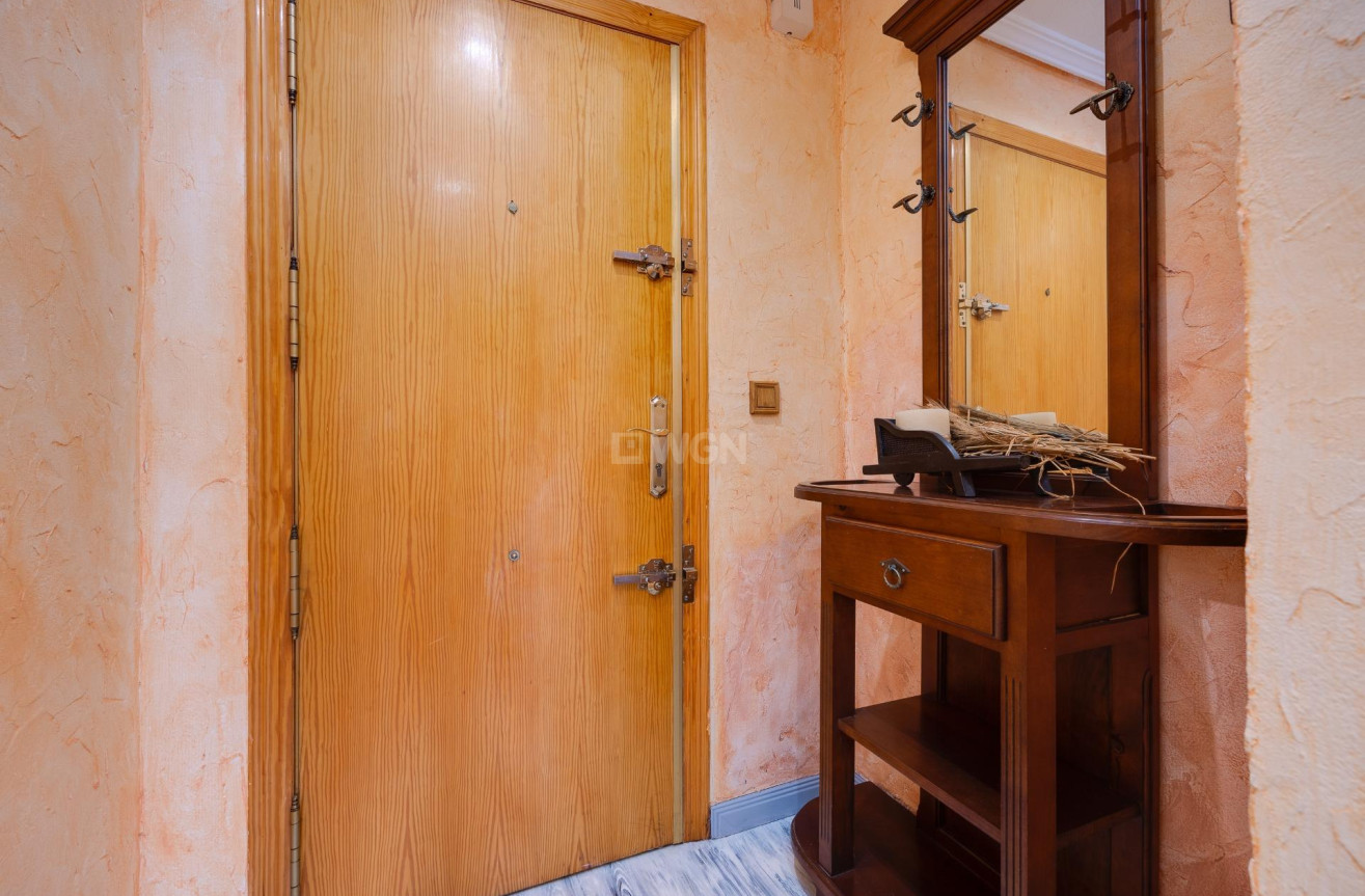 Odsprzedaż - Mieszkanie w bloku - Torrevieja - Acequion