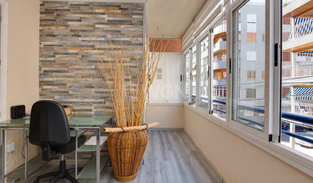 Odsprzedaż - Mieszkanie w bloku - Torrevieja - Acequion