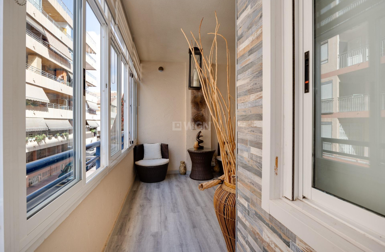 Odsprzedaż - Mieszkanie w bloku - Torrevieja - Acequion