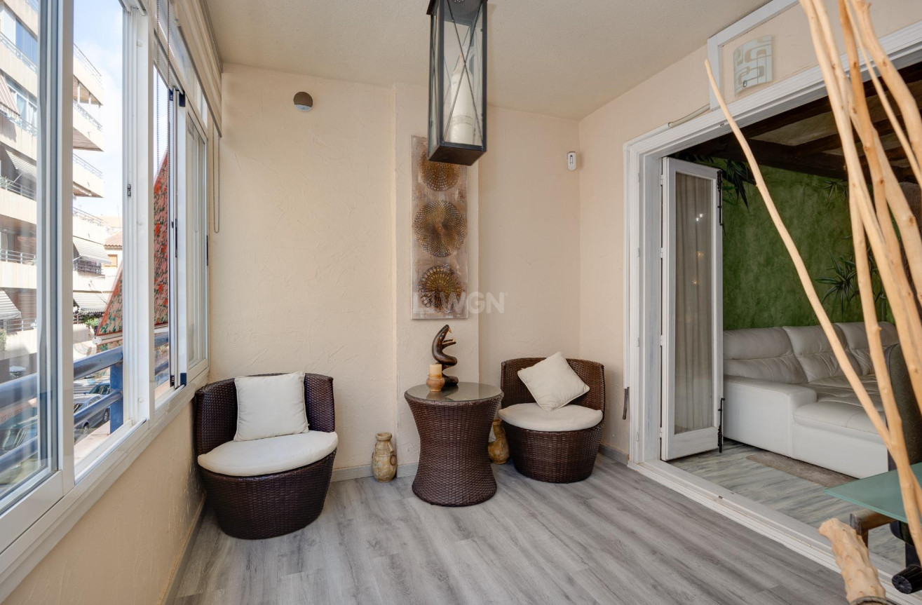 Odsprzedaż - Mieszkanie w bloku - Torrevieja - Acequion