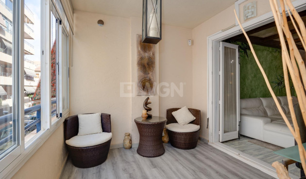 Odsprzedaż - Mieszkanie w bloku - Torrevieja - Acequion