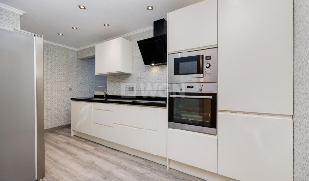 Odsprzedaż - Mieszkanie w bloku - Torrevieja - Acequion