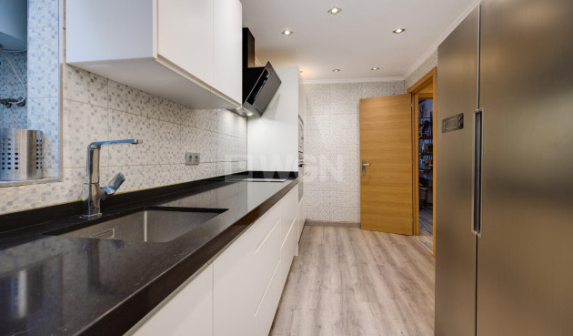 Odsprzedaż - Mieszkanie w bloku - Torrevieja - Acequion