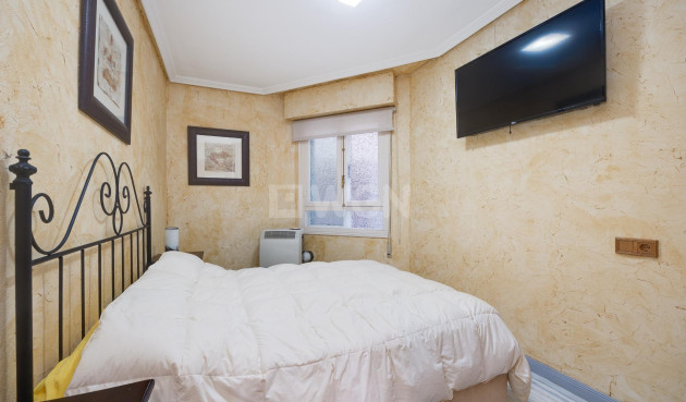 Odsprzedaż - Mieszkanie w bloku - Torrevieja - Acequion